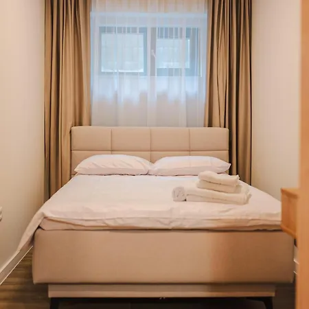 Elegant 2br Escape - Zorilor Charm With Parking *