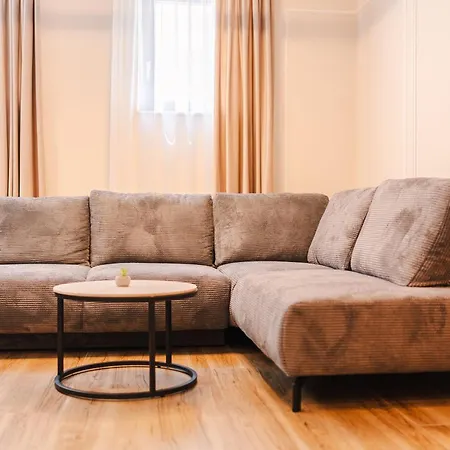 Elegant 2br Escape - Zorilor Charm With Parking Cluj-Napoca