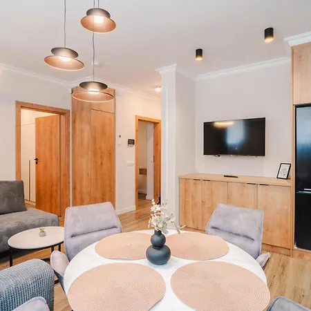 Elegant 2br Escape - Zorilor Charm With Parking Апартаменты Клуж-Напока