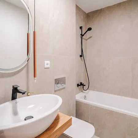 Elegant 2br Escape - Zorilor Charm With Parking דירה *