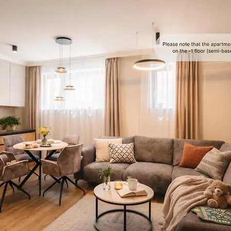 Elegant 2br Escape - Zorilor Charm With Parking Lägenhet Cluj-Napoca
