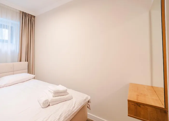 Elegant 2br Escape - Zorilor Charm With Parking Cluj-Napoca