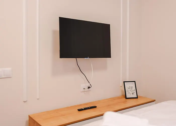 Elegant 2br Escape - Zorilor Charm With Parking Apartament *