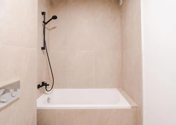 Elegant 2br Escape - Zorilor Charm With Parking Apartament